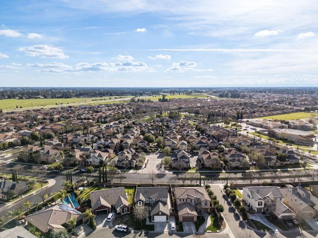 1814 N Notting Hill Lane, Clovis, CA 93619