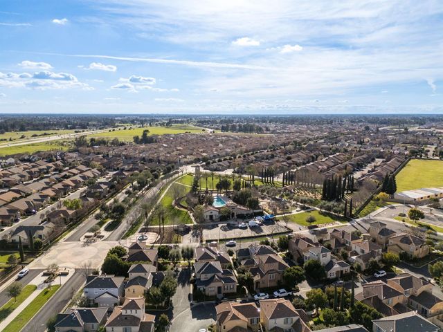 1814 N Notting Hill Lane, Clovis, CA 93619