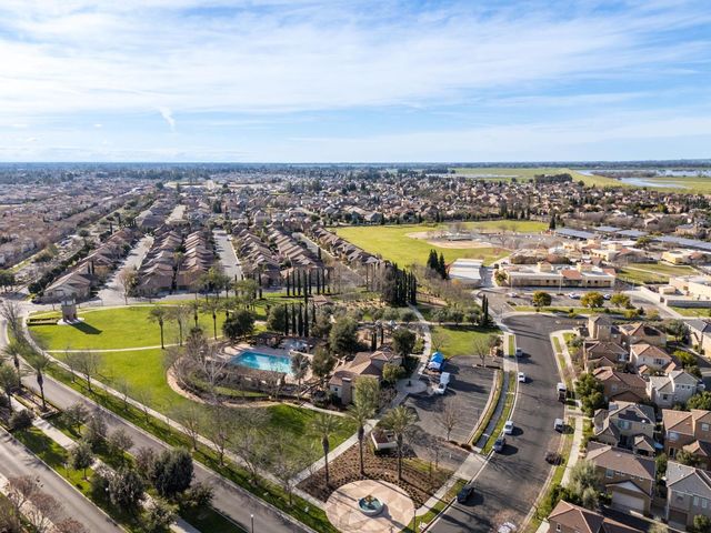 1814 N Notting Hill Lane, Clovis, CA 93619