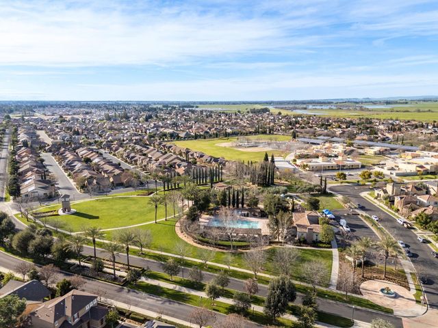 1814 N Notting Hill Lane, Clovis, CA 93619