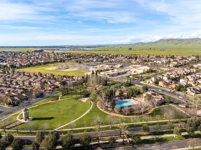 1814 N Notting Hill Lane, Clovis, CA 93619