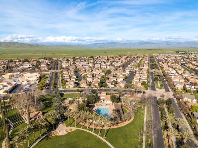 1814 N Notting Hill Lane, Clovis, CA 93619