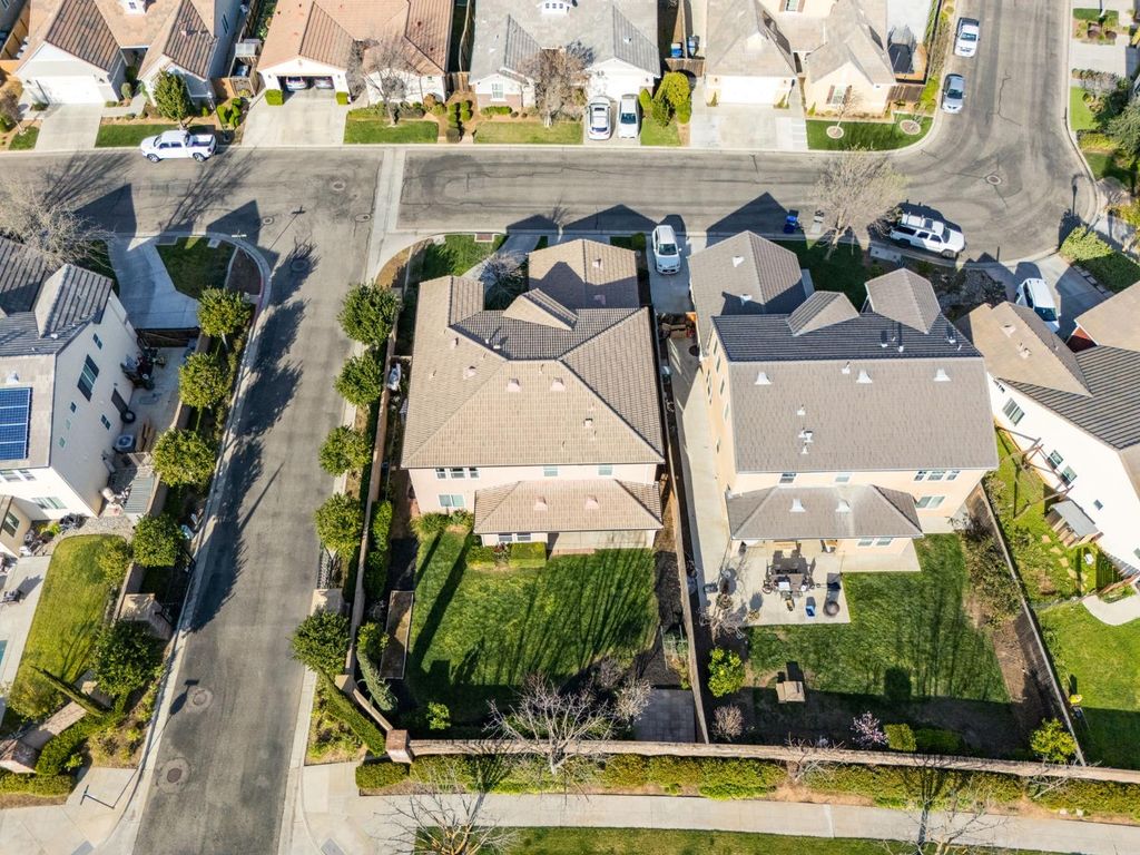 Image 56 of property listing at 1814 N Notting Hill Lane, Clovis, CA 93619