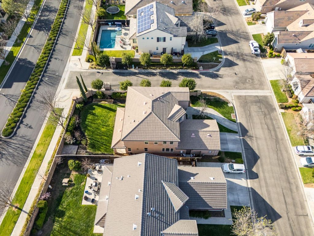 Image 58 of property listing at 1814 N Notting Hill Lane, Clovis, CA 93619