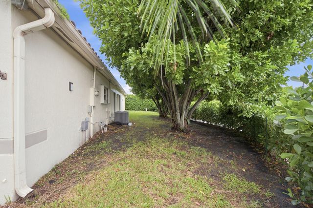 12400 SAND WEDGE Drive, Boynton Beach, FL 33437