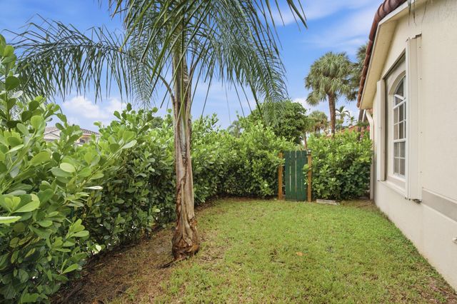 12400 SAND WEDGE Drive, Boynton Beach, FL 33437