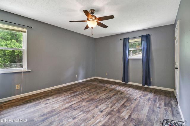 111 Meadow Creek Drive, Crossville, TN 38572