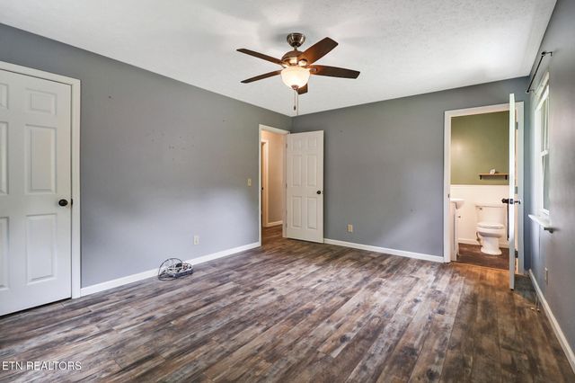 111 Meadow Creek Drive, Crossville, TN 38572