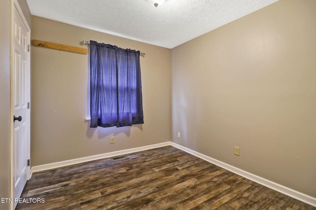 111 Meadow Creek Drive, Crossville, TN 38572
