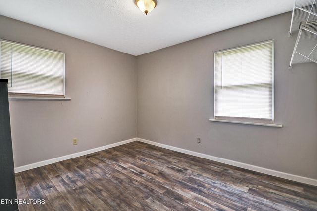 111 Meadow Creek Drive, Crossville, TN 38572