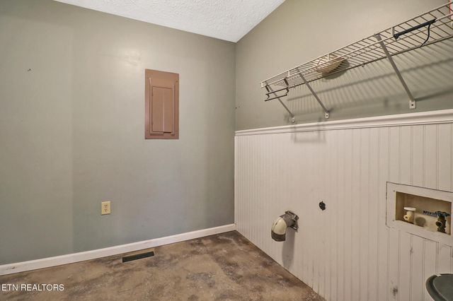 111 Meadow Creek Drive, Crossville, TN 38572