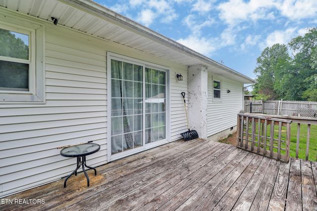 111 Meadow Creek Drive, Crossville, TN 38572