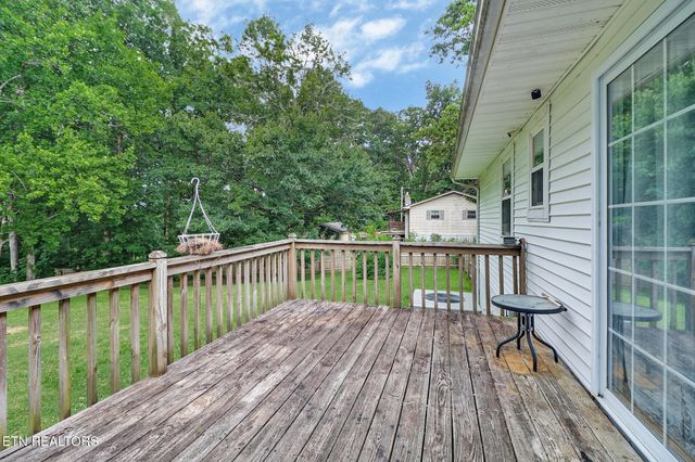 111 Meadow Creek Drive, Crossville, TN 38572