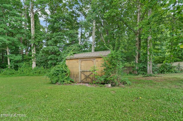 111 Meadow Creek Drive, Crossville, TN 38572