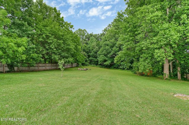 111 Meadow Creek Drive, Crossville, TN 38572