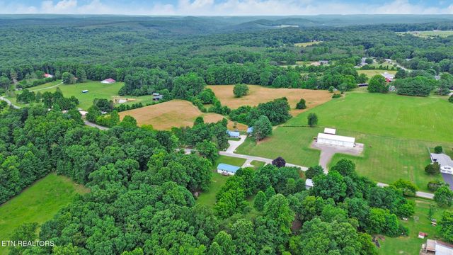 111 Meadow Creek Drive, Crossville, TN 38572