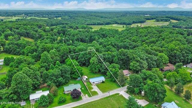 111 Meadow Creek Drive, Crossville, TN 38572
