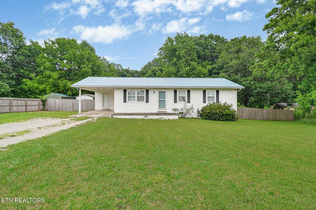 111 Meadow Creek Drive, Crossville, TN 38572