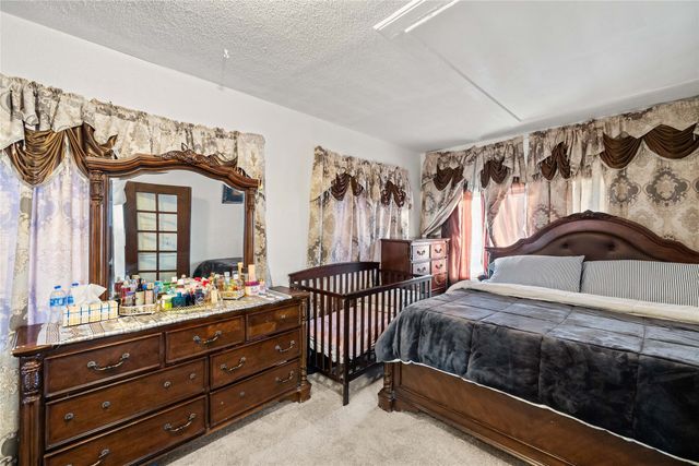 1002 28th Street, Des Moines, IA 50311