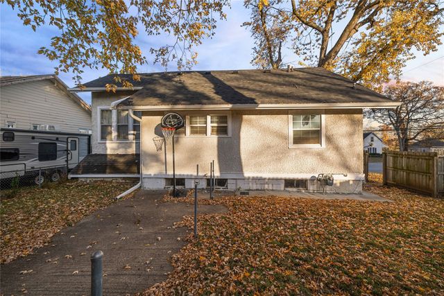 1002 28th Street, Des Moines, IA 50311