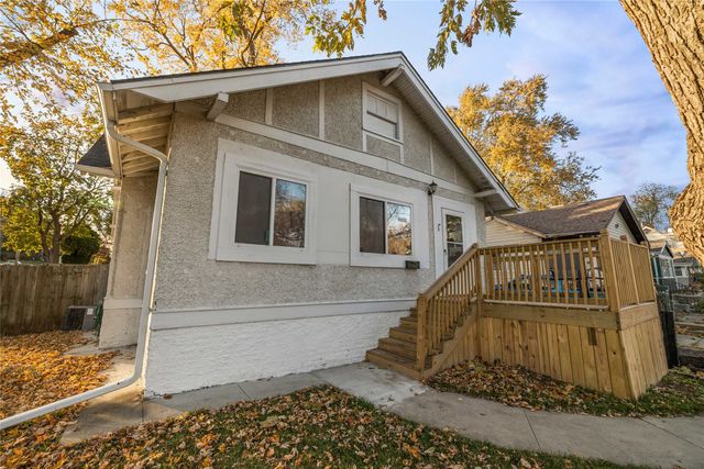 1002 28th Street, Des Moines, IA 50311