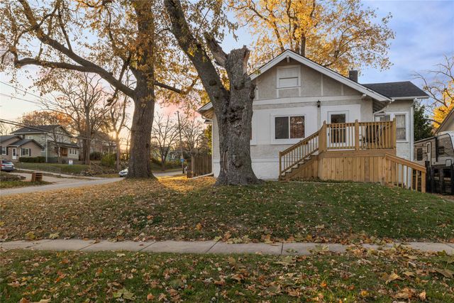 1002 28th Street, Des Moines, IA 50311