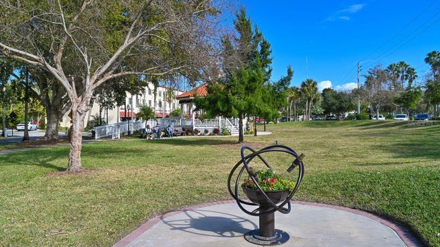 1354 ROOSEVELT DRIVE, Venice, FL 34293