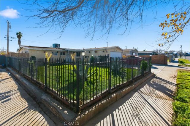 44022 Stanridge Avenue, Lancaster, CA 93535