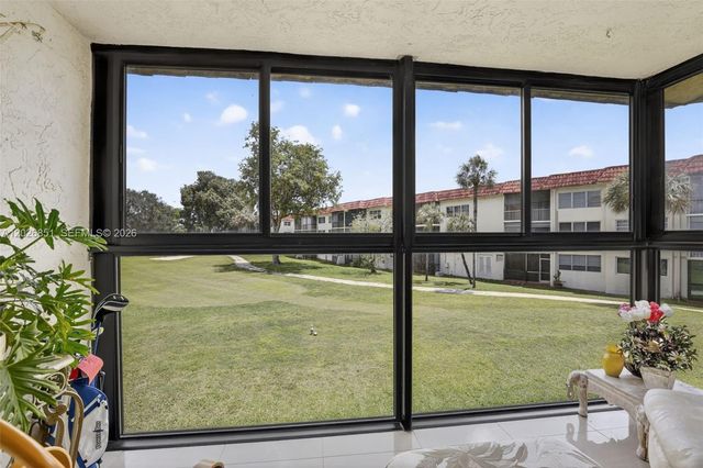 8941 S Hollybrook Boulevard 205, Pembroke Pines, FL 33025