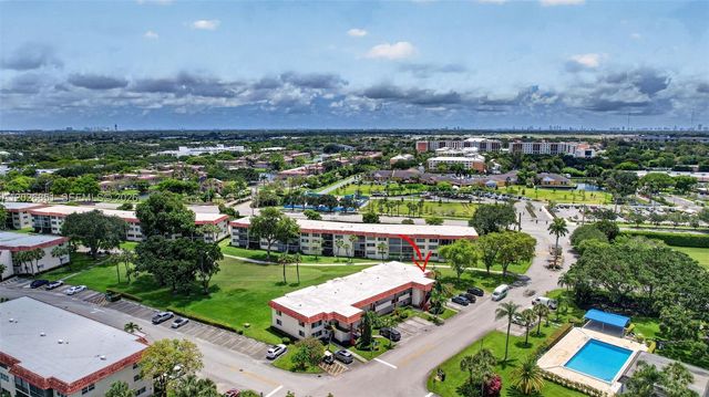 8941 S Hollybrook Boulevard 205, Pembroke Pines, FL 33025