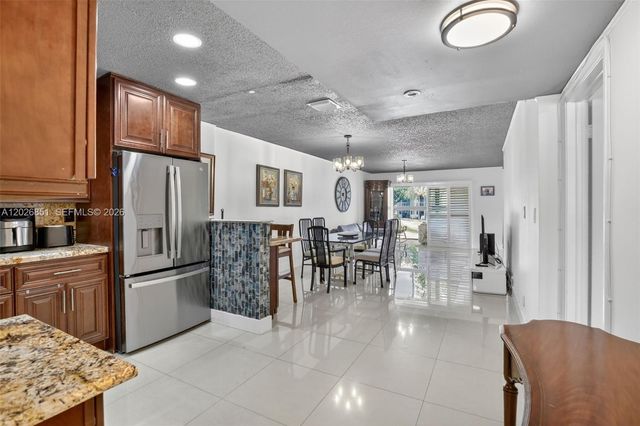 8941 S Hollybrook Boulevard 205, Pembroke Pines, FL 33025