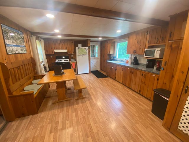 3153 VT Route 100, Wardsboro, VT 05355