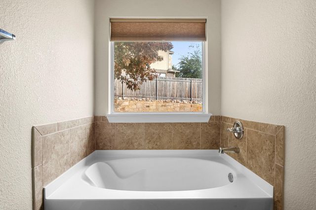 318 Pond View PASS, Buda, TX 78610