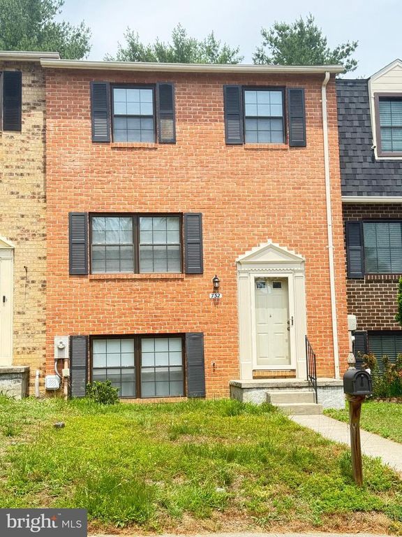 732 WILTON FARM, Catonsville, MD 21228