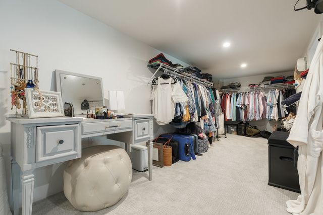 156 Porter St 331, Boston, MA 02128