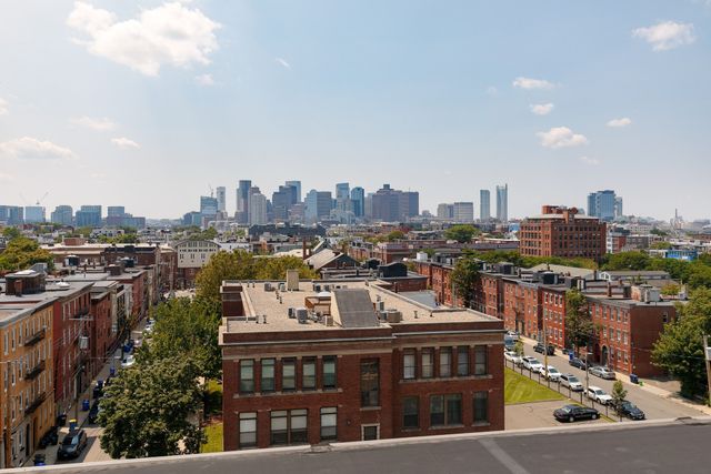 156 Porter St 331, Boston, MA 02128