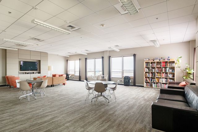 156 Porter St 331, Boston, MA 02128