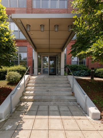 156 Porter St 331, Boston, MA 02128