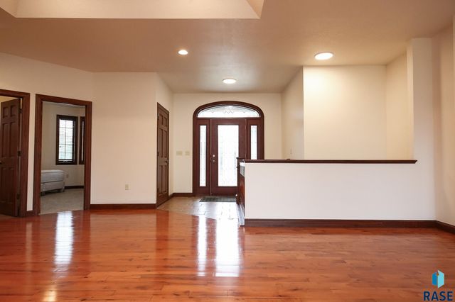 200 S Dewberry Cir Circle, Sioux Falls, SD 57110