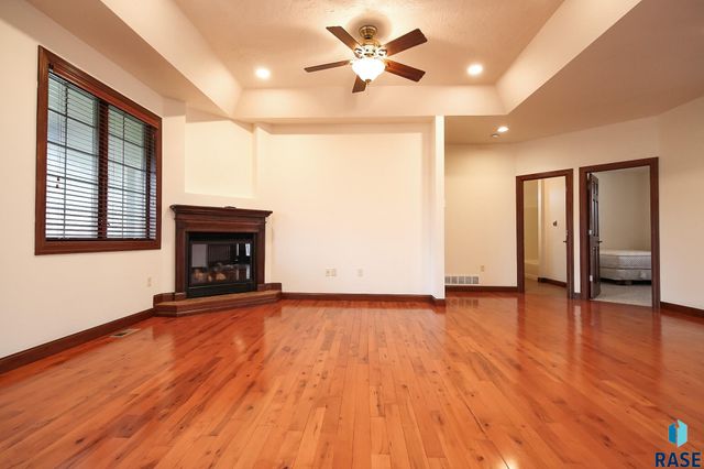 200 S Dewberry Cir Circle, Sioux Falls, SD 57110