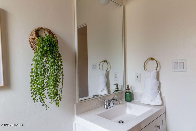 1148 E GLENN Drive, Phoenix, AZ 85020