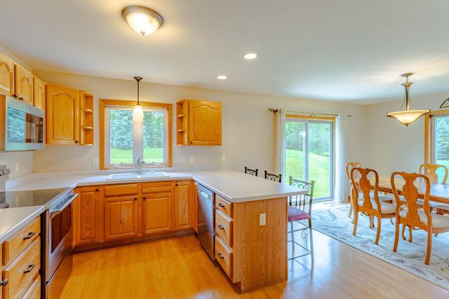 N73W22582 Edgewood LANE, Sussex, WI 53089