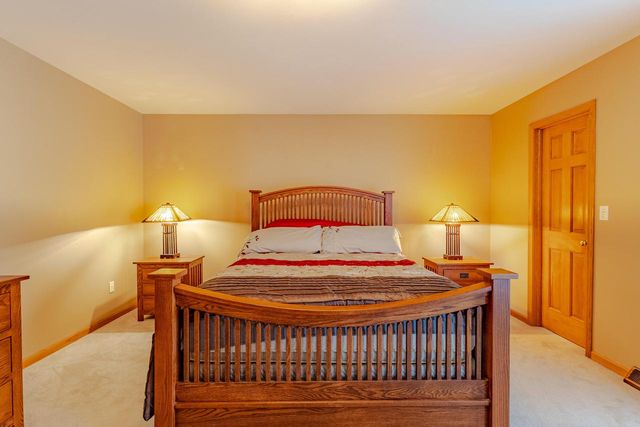N73W22582 Edgewood LANE, Sussex, WI 53089