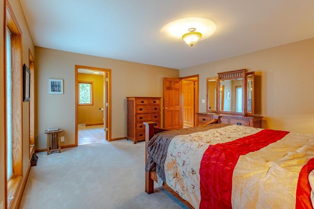 N73W22582 Edgewood LANE, Sussex, WI 53089