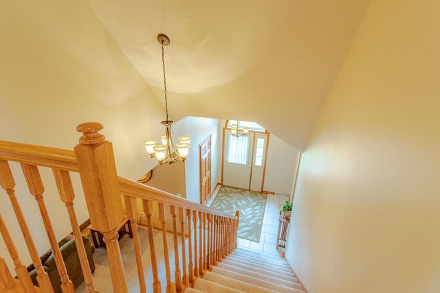 N73W22582 Edgewood LANE, Sussex, WI 53089