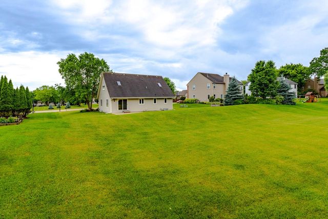 N73W22582 Edgewood LANE, Sussex, WI 53089