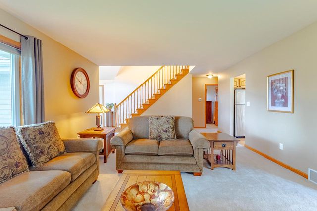 N73W22582 Edgewood LANE, Sussex, WI 53089