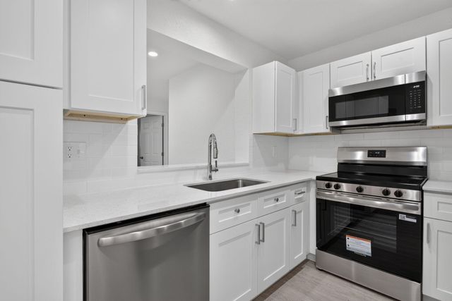 11451 Lakeview Drive 3a, Coral Springs, FL 33071