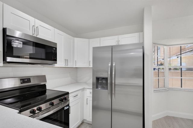 11451 Lakeview Drive 3a, Coral Springs, FL 33071