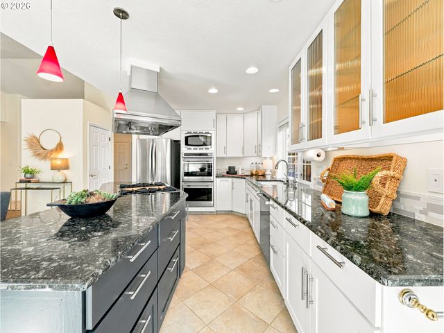 28620 Sw CRESTWOOD Dr, Wilsonville, OR 97070